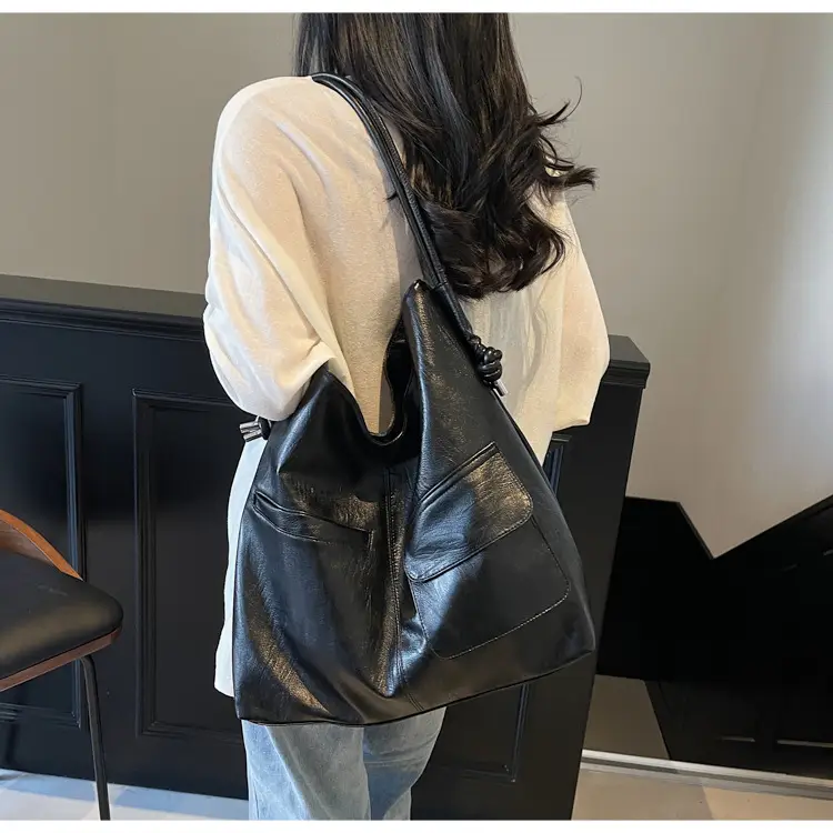Black Leather Large Tote Bag for Women 2025 — feature 4