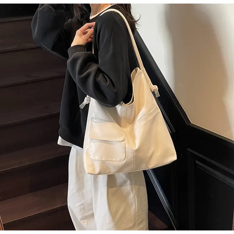 Black Leather Large Tote Bag for Women 2025 — feature 6