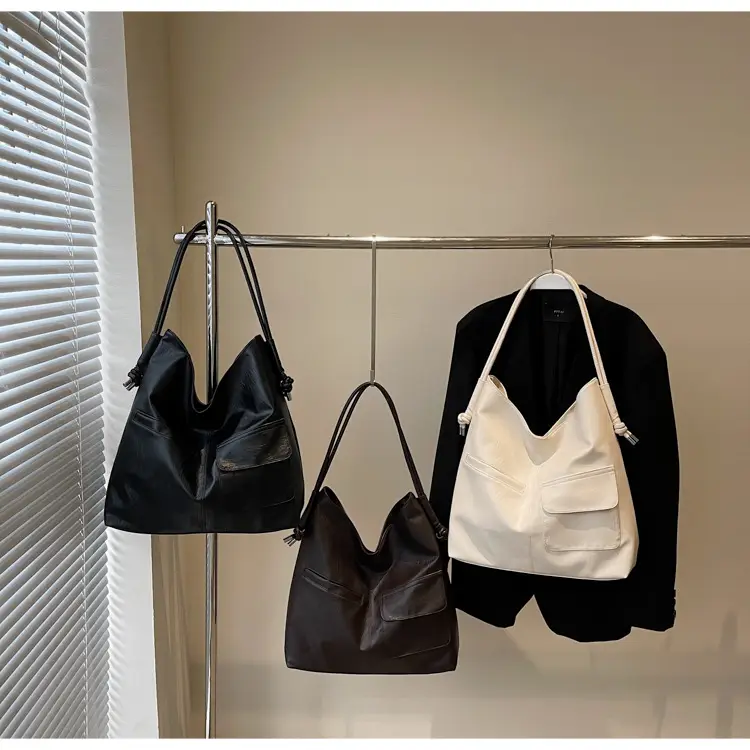 Black Leather Large Tote Bag for Women 2025 — feature 9