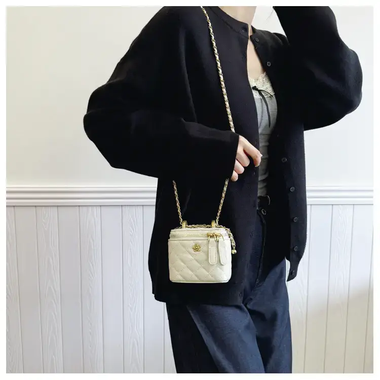 Vintage Quilted Chain Shoulder Bag Women 2025 Style — feature 24