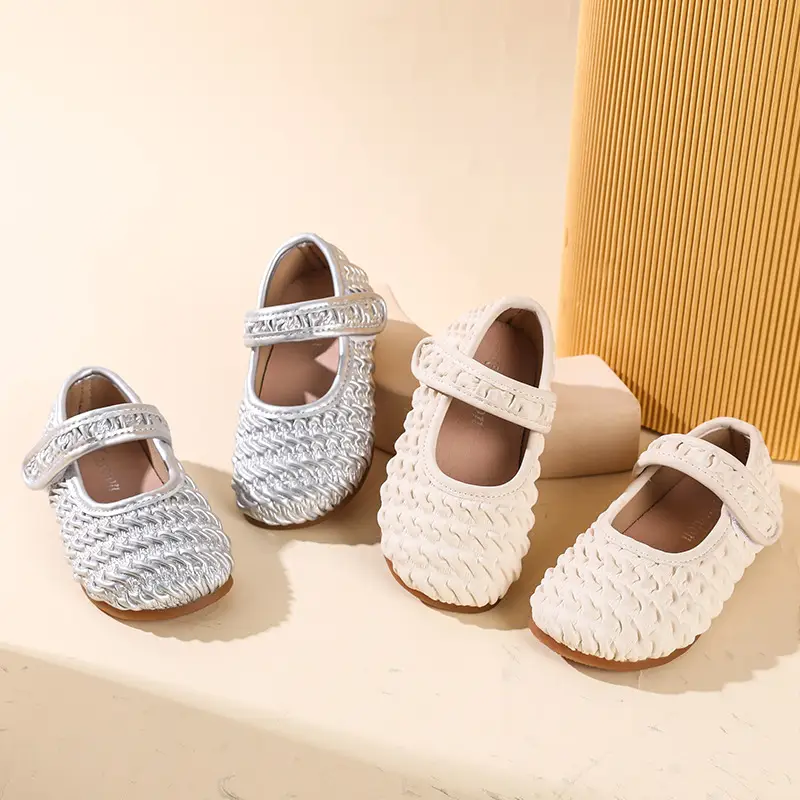 Girls' Chanel Style Single-layer Shoes 2025 Spring New Children's Korean-style Baby silver Leather Shoes Stylist Toddler Shoes - Image 3