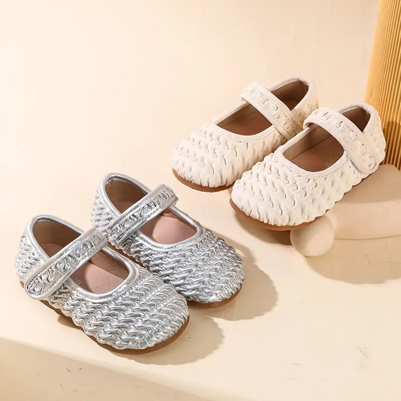 Girls' Chanel Style Single-layer Shoes 2025 Spring New Children's Korean-style Baby silver Leather Shoes Stylist Toddler Shoes - Image 4