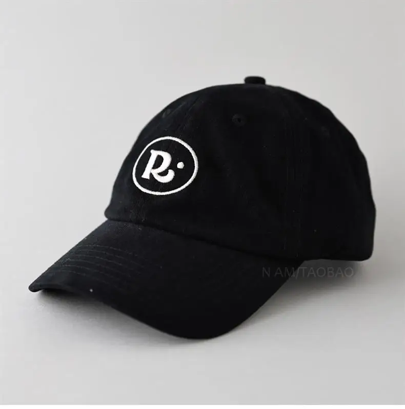 Black R-Embossed Baseball Cap for Men Women 2025 — feature 7