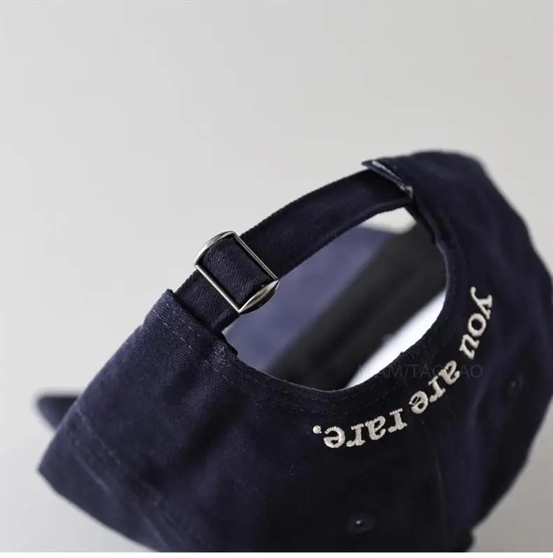 Black R-Embossed Baseball Cap for Men Women 2025 — feature 9