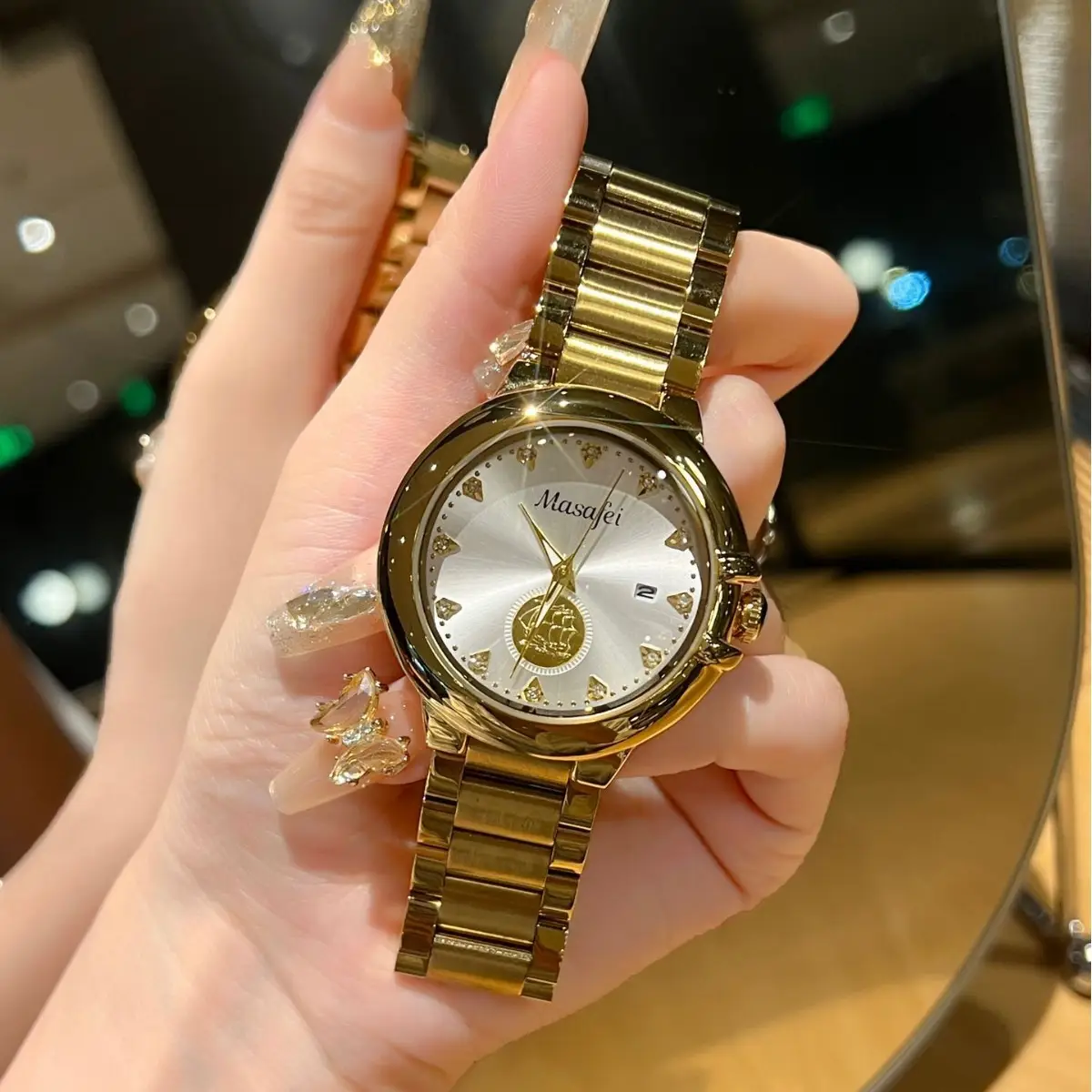 Gold Mechanical Watch for Men with Live Explosion Design - Image 3