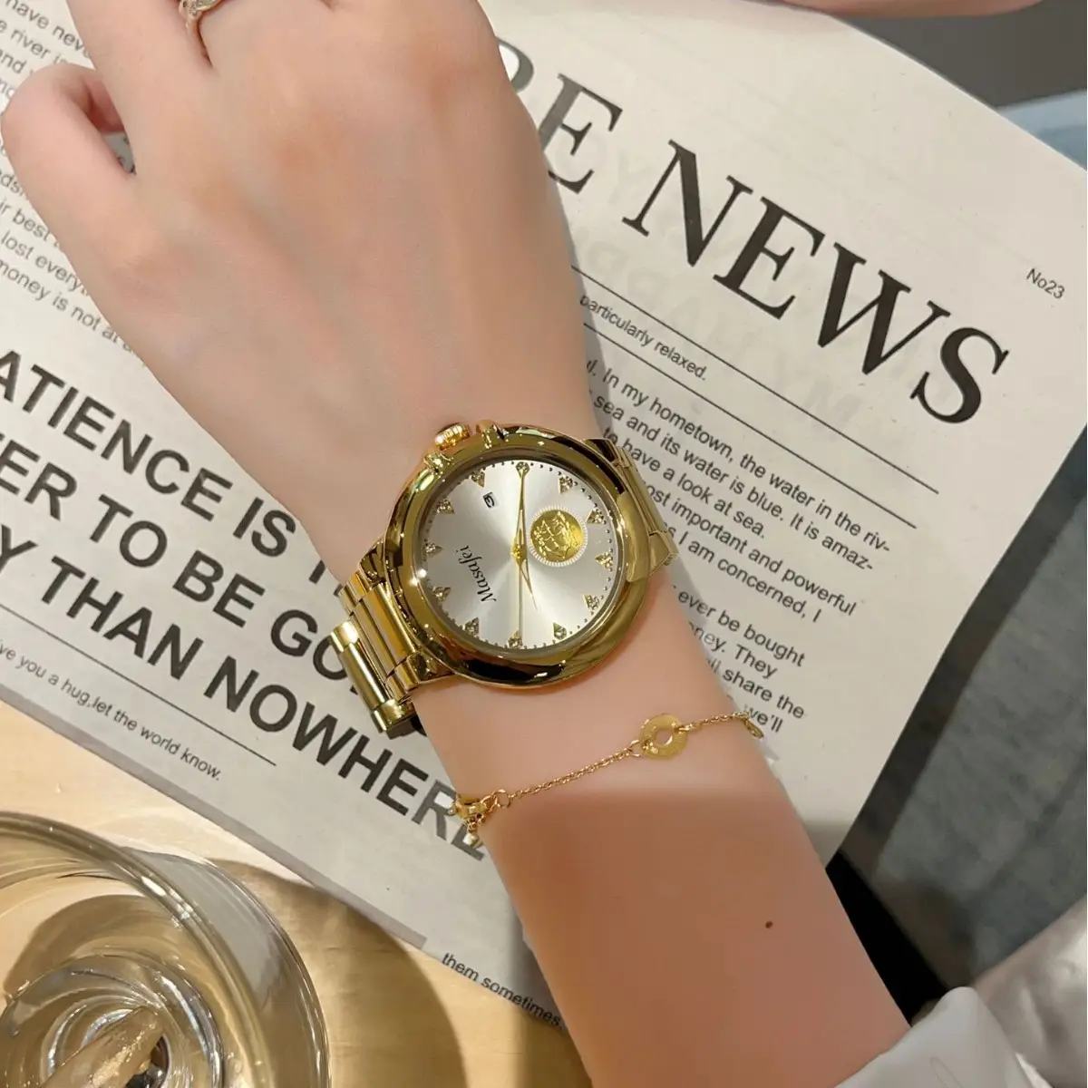 Gold Mechanical Watch for Men with Live Explosion Design - Image 5