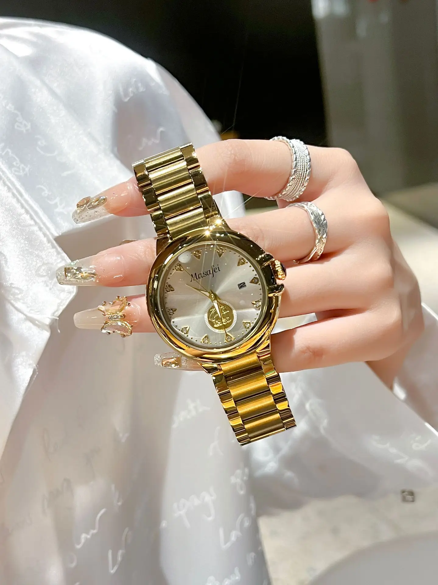 Gold Mechanical Watch for Men with Live Explosion Design — feature 1