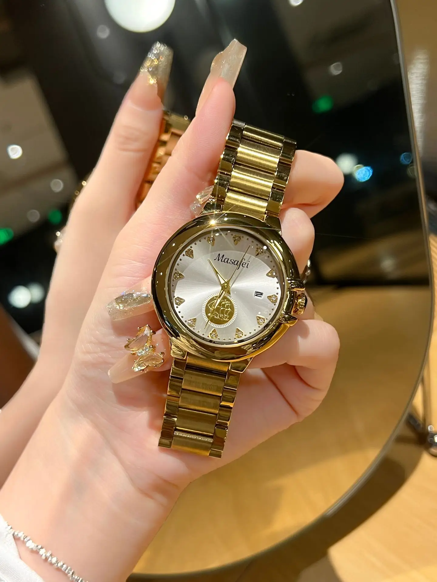 Gold Mechanical Watch for Men with Live Explosion Design — feature 3
