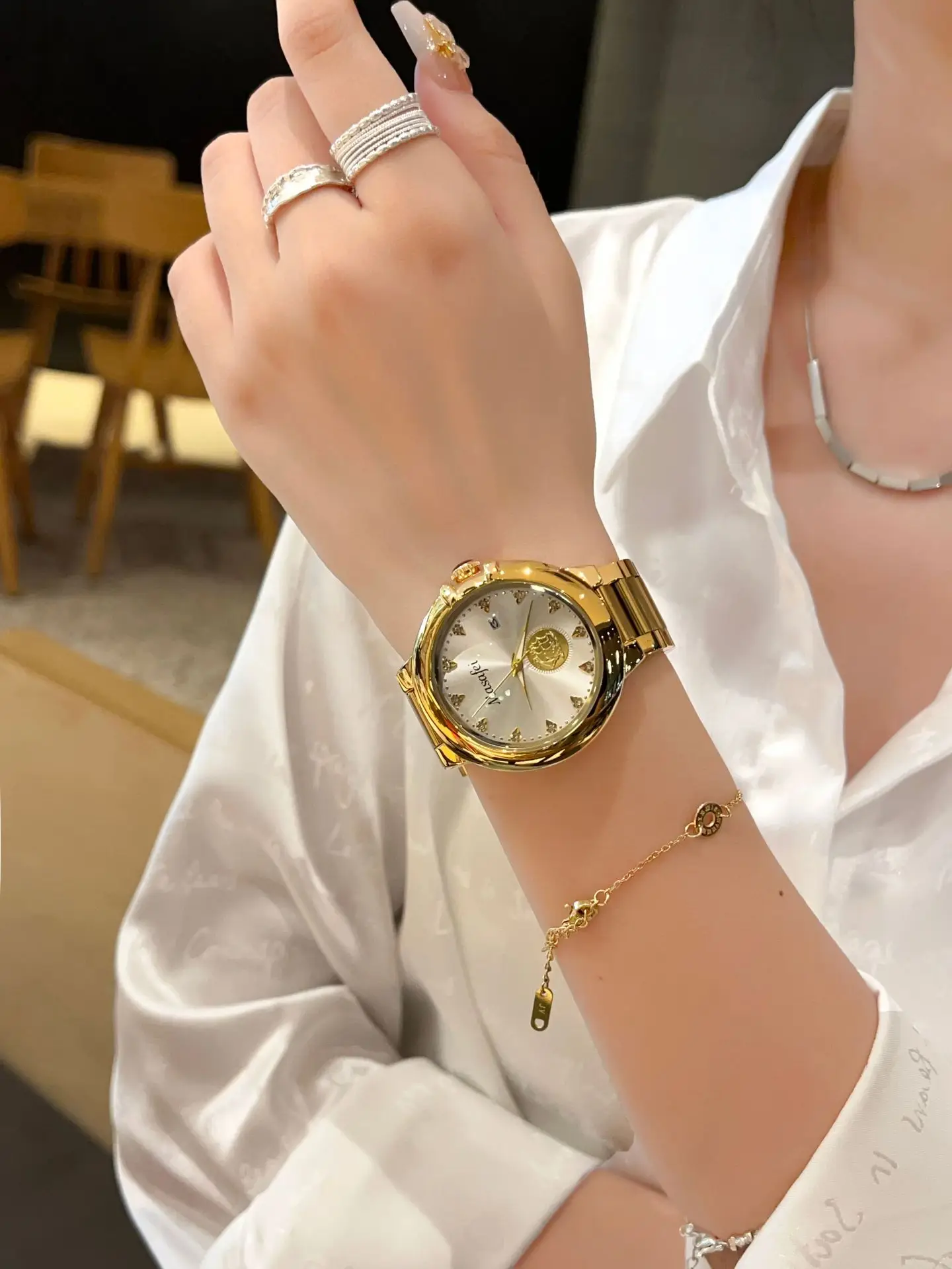 Gold Mechanical Watch for Men with Live Explosion Design — feature 4