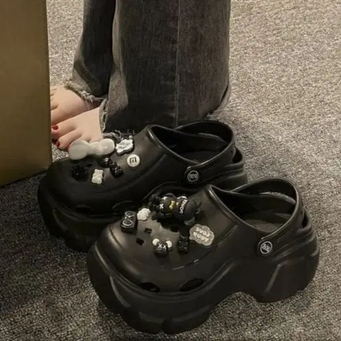 2025 New Cyber Celebrous Cave Shoes Women's Outer Wear Cartoon Small Thick Sole Elevated Platform Slippers - Image 4
