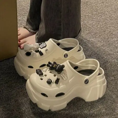 2025 New Cyber Celebrous Cave Shoes Women's Outer Wear Cartoon Small Thick Sole Elevated Platform Slippers - Image 6