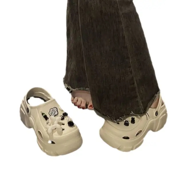2025 New Cyber Celebrous Cave Shoes Women's Outer Wear Cartoon Small Thick Sole Elevated Platform Slippers - Image 7