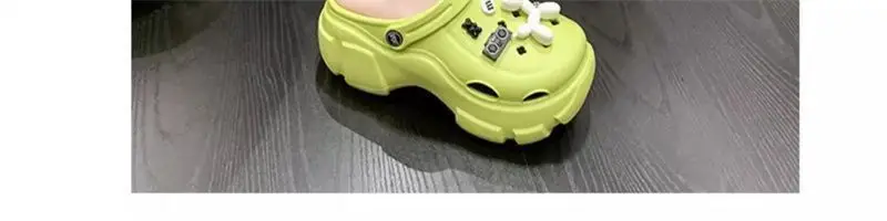2025 New Cyber Celebrous Cave Shoes Women's Outer Wear Cartoon Small Thick Sole Elevated Platform Slippers — feature 16