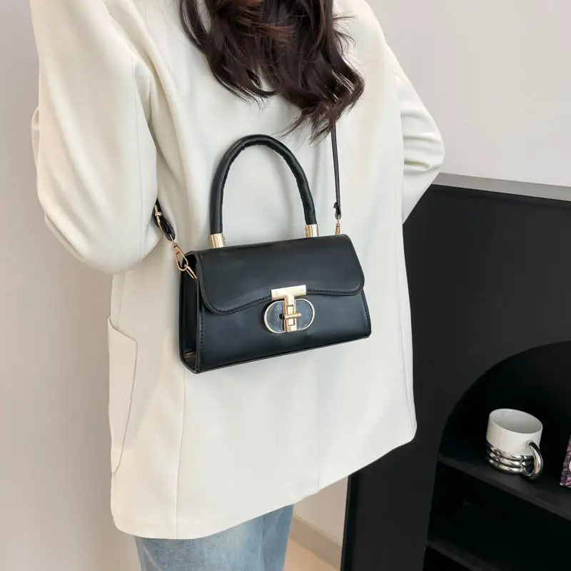 White Lock Clasp Small Handbag with Chain - Image 7