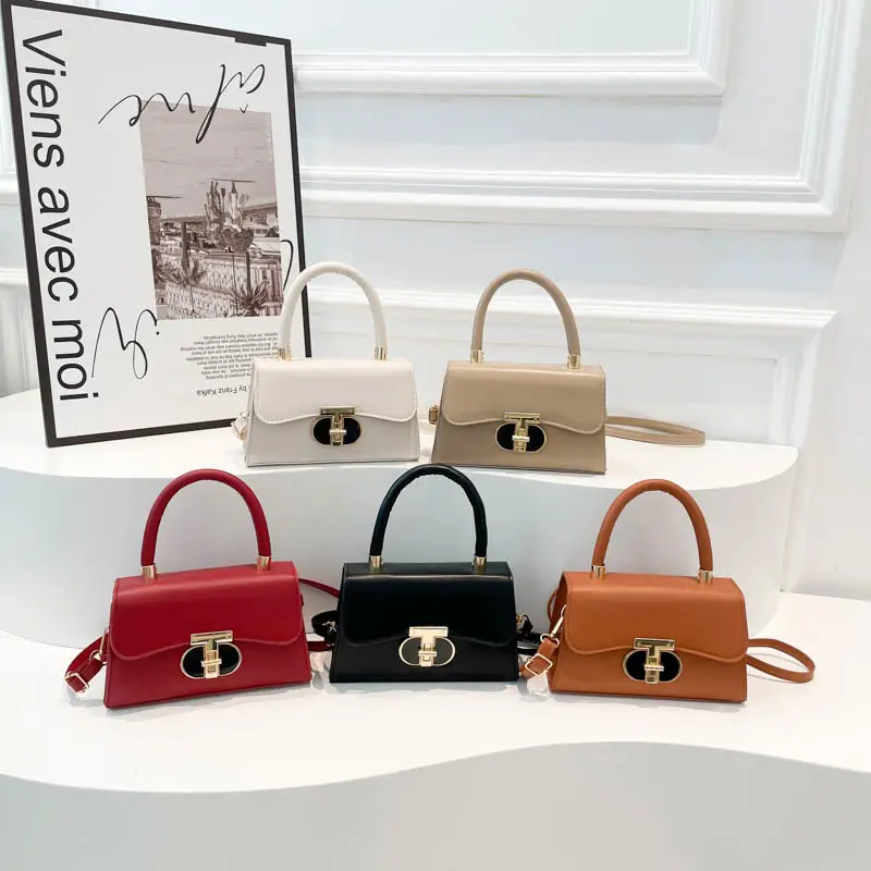White Lock Clasp Small Handbag with Chain - Image 9