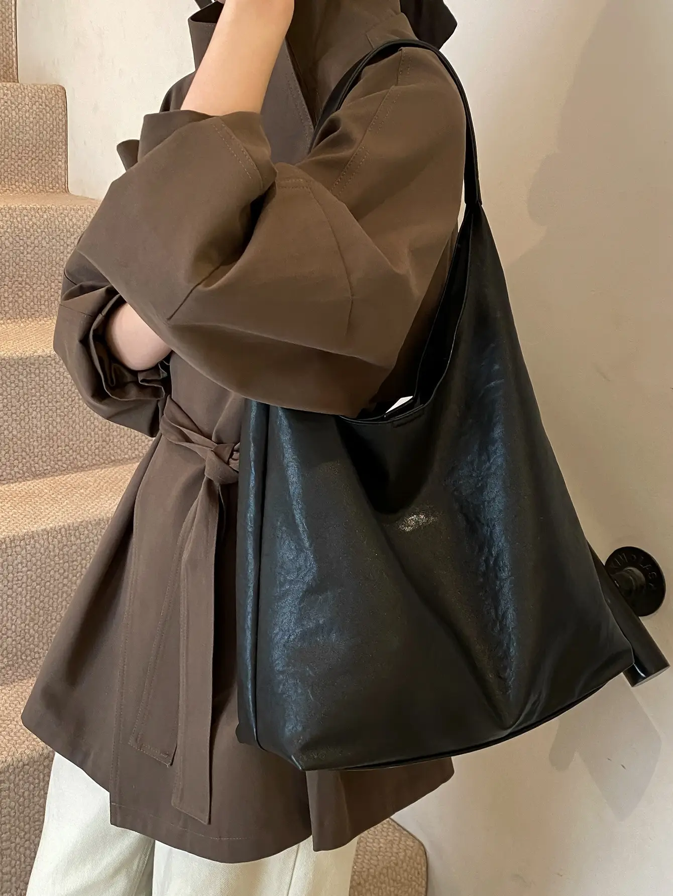 Women's Retro College Style Large Capacity Shoulder Tote Bag Brown Leather - Image 6