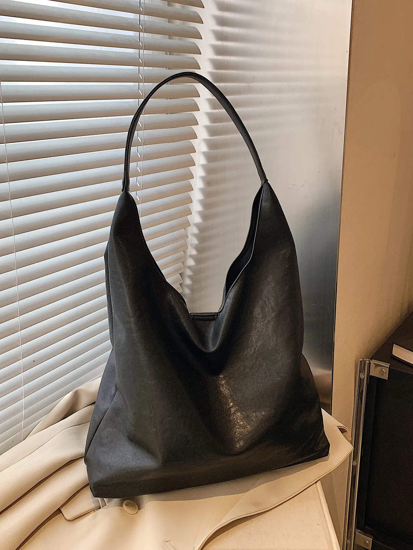 Women's Retro College Style Large Capacity Shoulder Tote Bag Brown Leather - Image 8