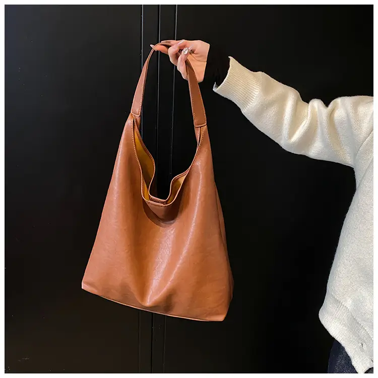 Women's Retro College Style Large Capacity Shoulder Tote Bag Brown Leather — feature 18