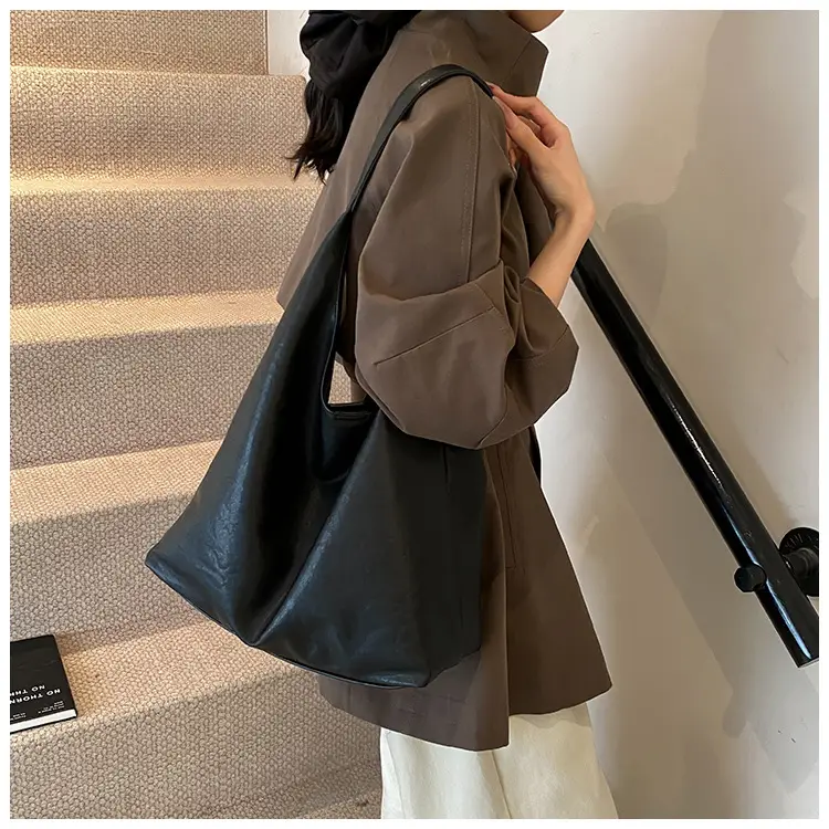 Women's Retro College Style Large Capacity Shoulder Tote Bag Brown Leather — feature 21