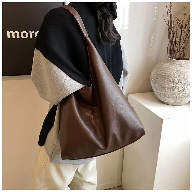 Women's Retro College Style Large Capacity Shoulder Tote Bag Brown Leather — feature 24