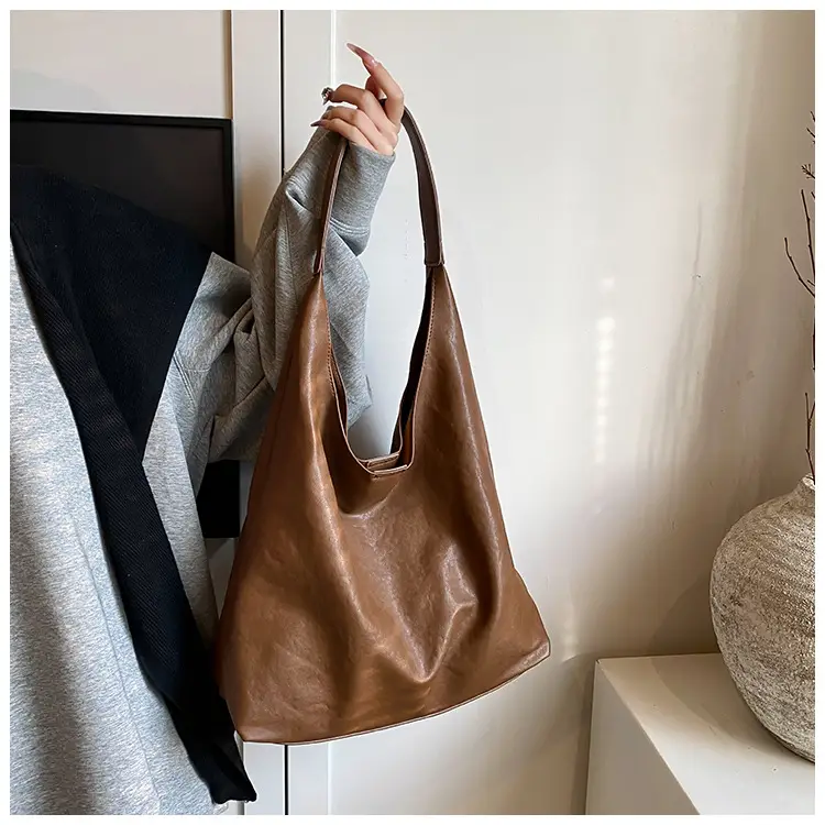 Women's Retro College Style Large Capacity Shoulder Tote Bag Brown Leather — feature 26
