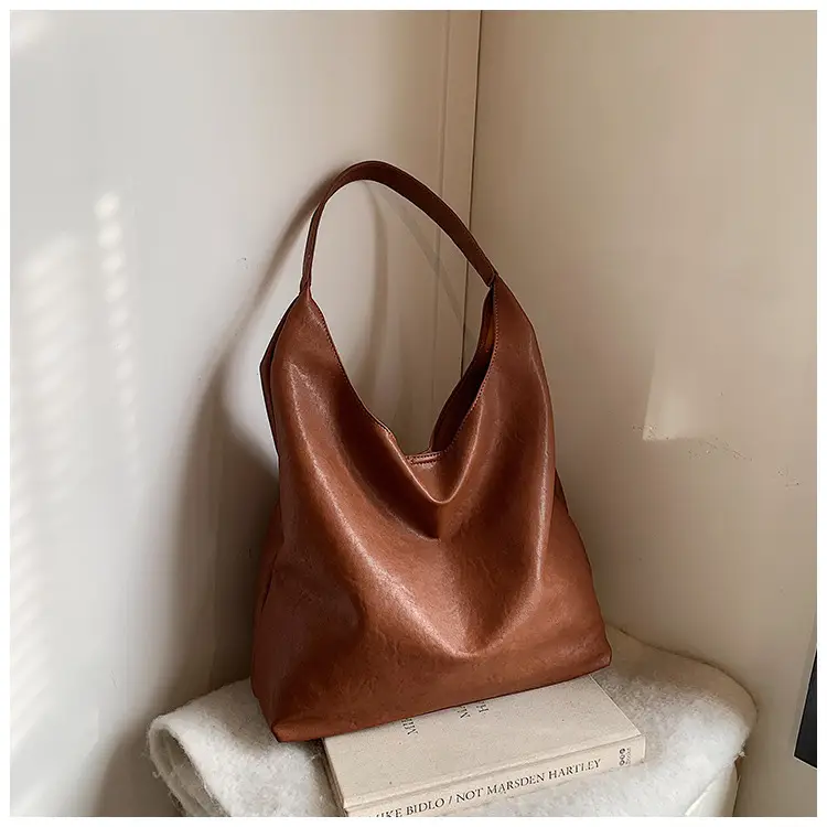 Women's Retro College Style Large Capacity Shoulder Tote Bag Brown Leather — feature 31
