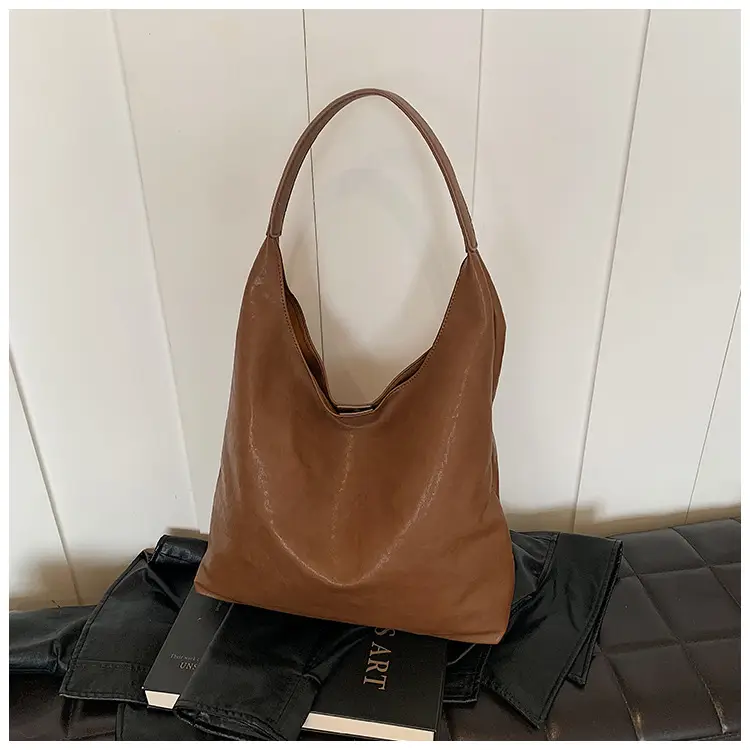 Women's Retro College Style Large Capacity Shoulder Tote Bag Brown Leather — feature 36