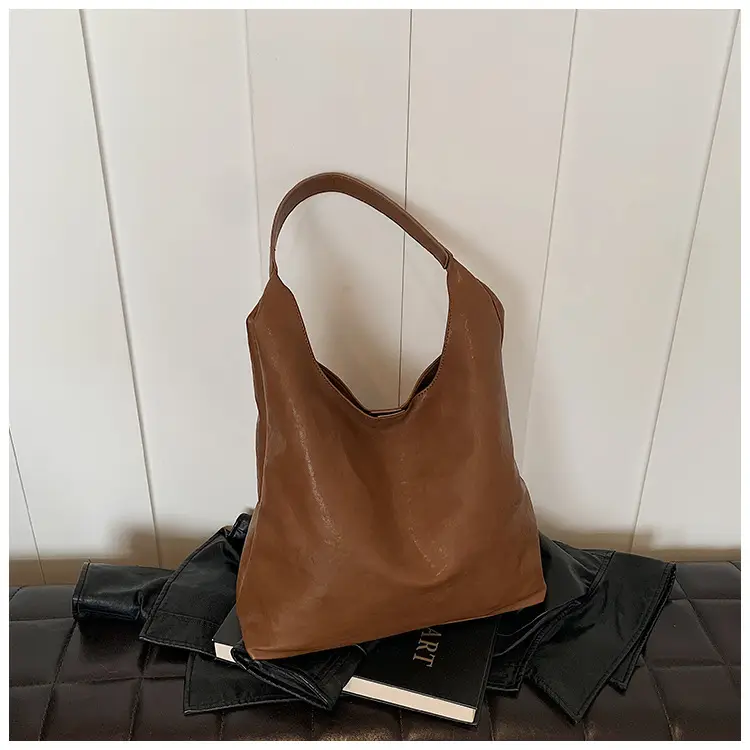 Women's Retro College Style Large Capacity Shoulder Tote Bag Brown Leather — feature 37