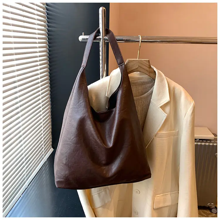 Women's Retro College Style Large Capacity Shoulder Tote Bag Brown Leather — feature 41