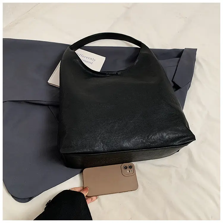 Women's Retro College Style Large Capacity Shoulder Tote Bag Brown Leather — feature 43