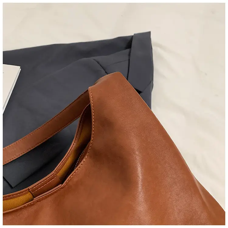 Women's Retro College Style Large Capacity Shoulder Tote Bag Brown Leather — feature 47