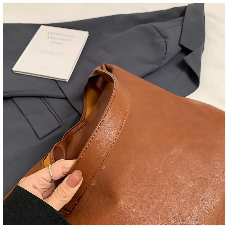 Women's Retro College Style Large Capacity Shoulder Tote Bag Brown Leather — feature 48