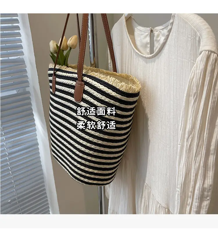 Women's Straw Underarm Bag with Leather Handles — feature 7
