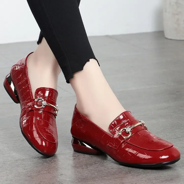 Patent Leather Loafers 2025 Spring New Low Heel Small Leather Shoes Women's Soft Bottom Soft Surface Flat Shoes Explosions Women's Shoes - Image 3