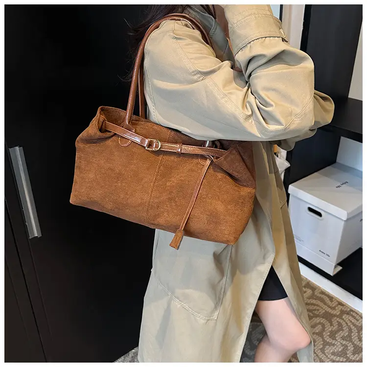 Women's Large Capacity Frosted Shoulder Bag Brown — feature 8