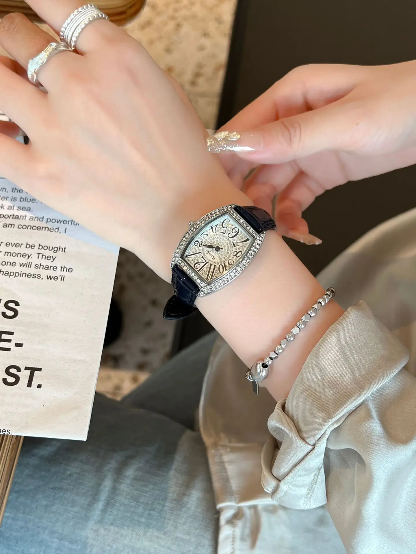 Retro Barrel Watch for Women Blue Leather Quartz — feature 1
