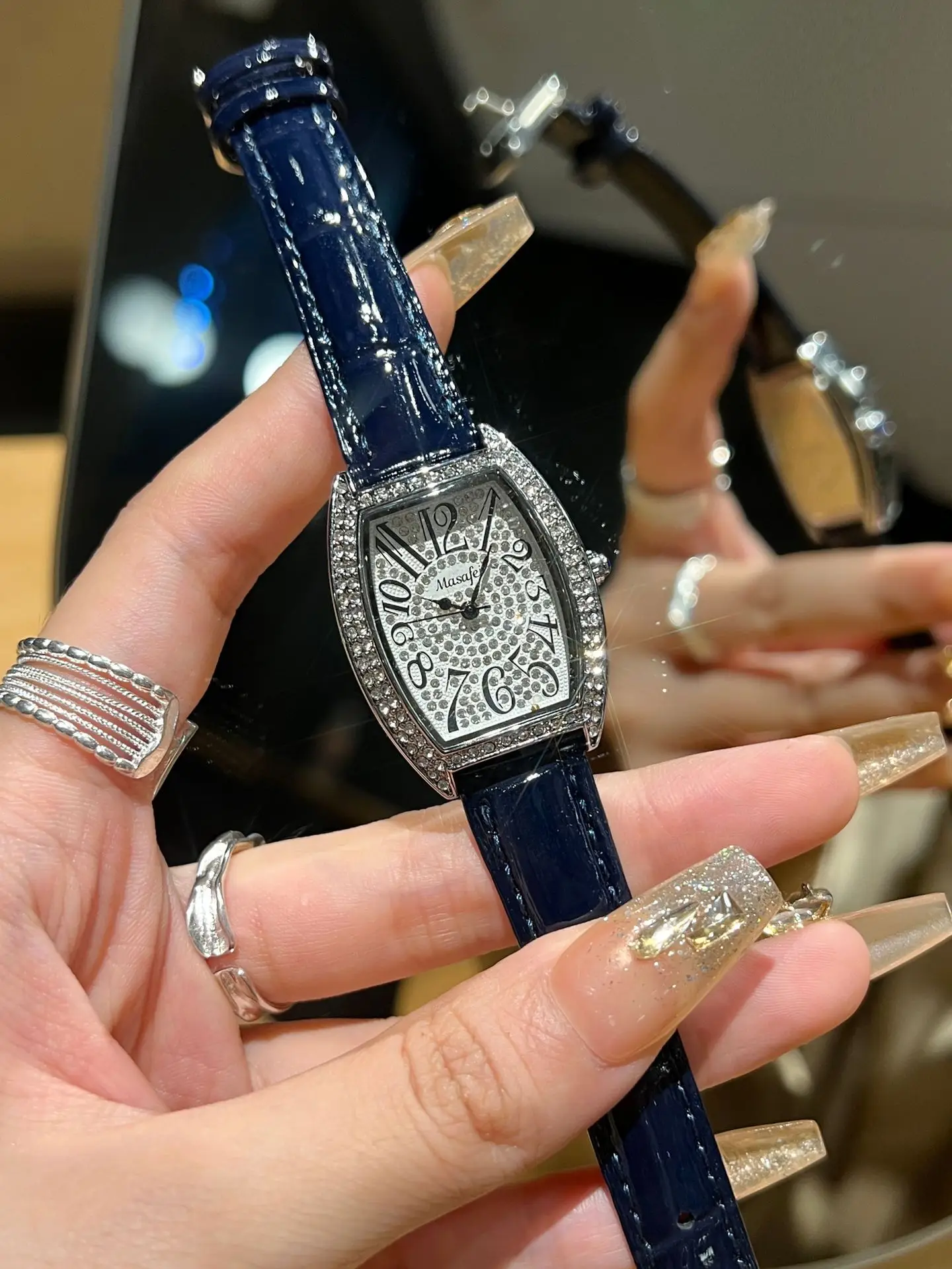 Retro Barrel Watch for Women Blue Leather Quartz — feature 6