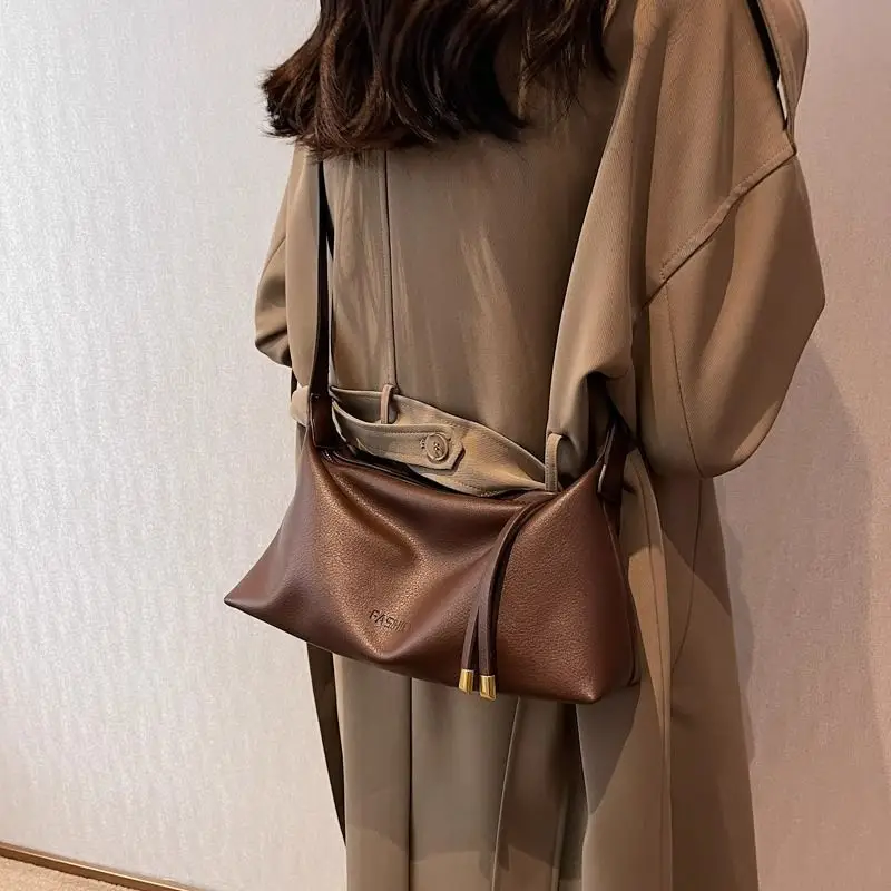 Women's Brown Leather Crossbody Bag with Gold Ring - Image 7