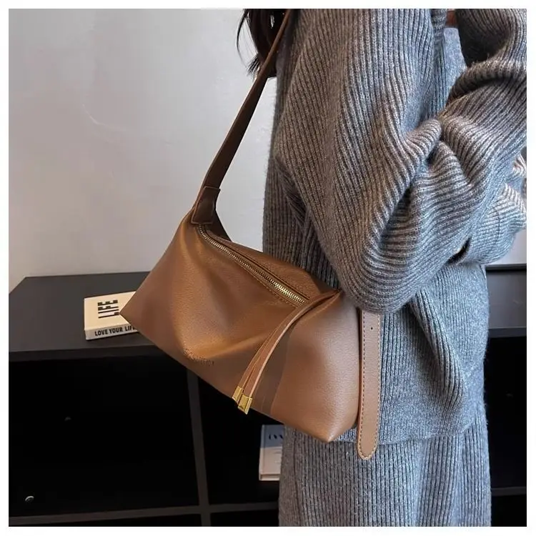 Women's Brown Leather Crossbody Bag with Gold Ring — feature 18
