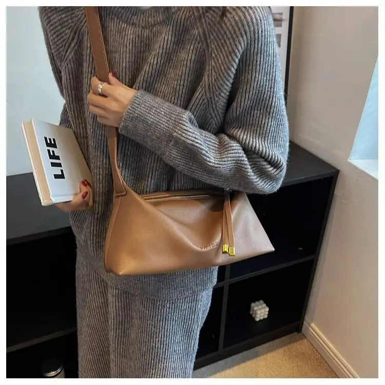 Women's Brown Leather Crossbody Bag with Gold Ring — feature 19