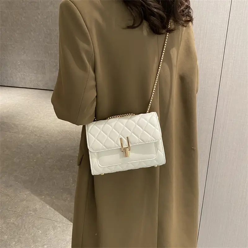 Women's Quilted Chain Shoulder Bag Brown 2025 - Image 5