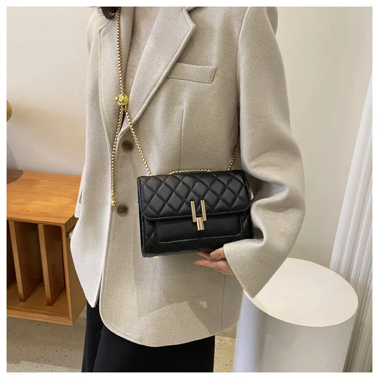 Women's Quilted Chain Shoulder Bag Brown 2025 — feature 15