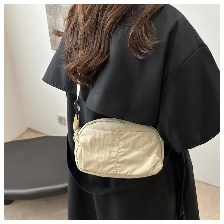 Women's Lightweight Nylon Crossbody Bag 2025 — feature 10