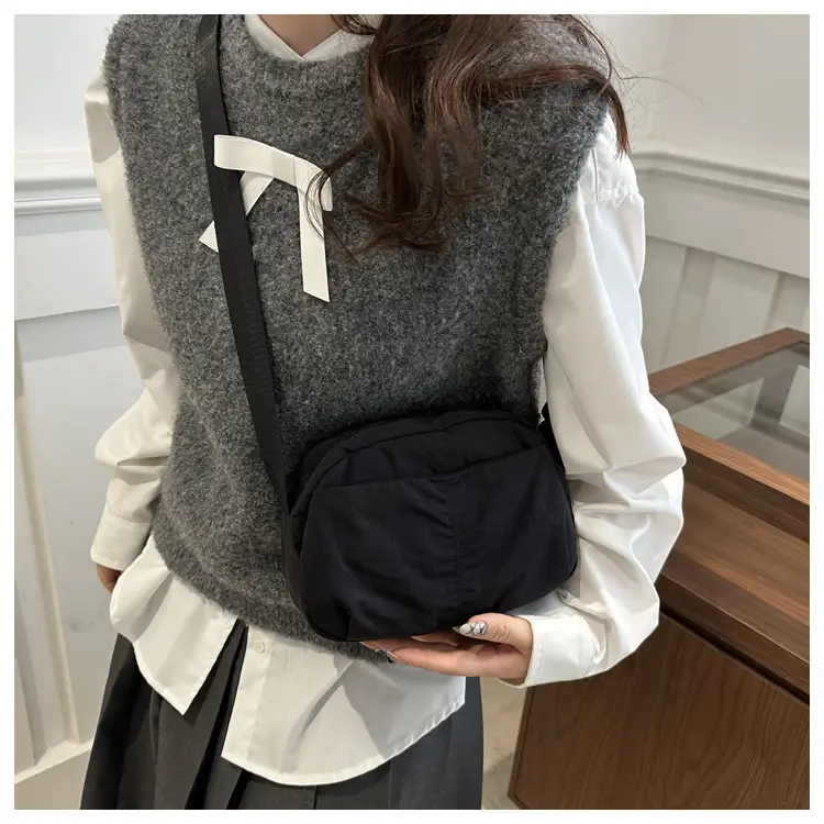 Women's Lightweight Nylon Crossbody Bag 2025 — feature 15