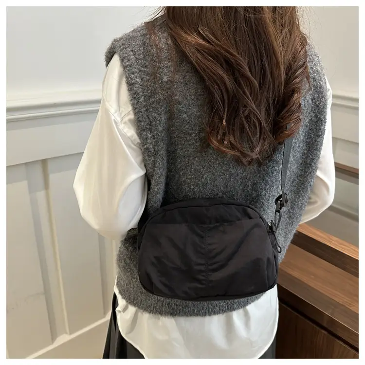 Women's Lightweight Nylon Crossbody Bag 2025 — feature 17