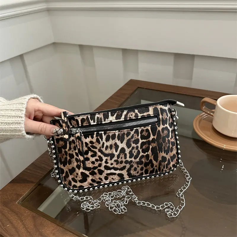 Lovery Leopard Print Crossbody Bag 2025 - Image 7
