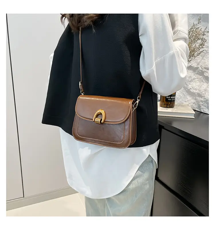 Vintage Oil Leather Saddle Bag Women's 2025 — feature 10