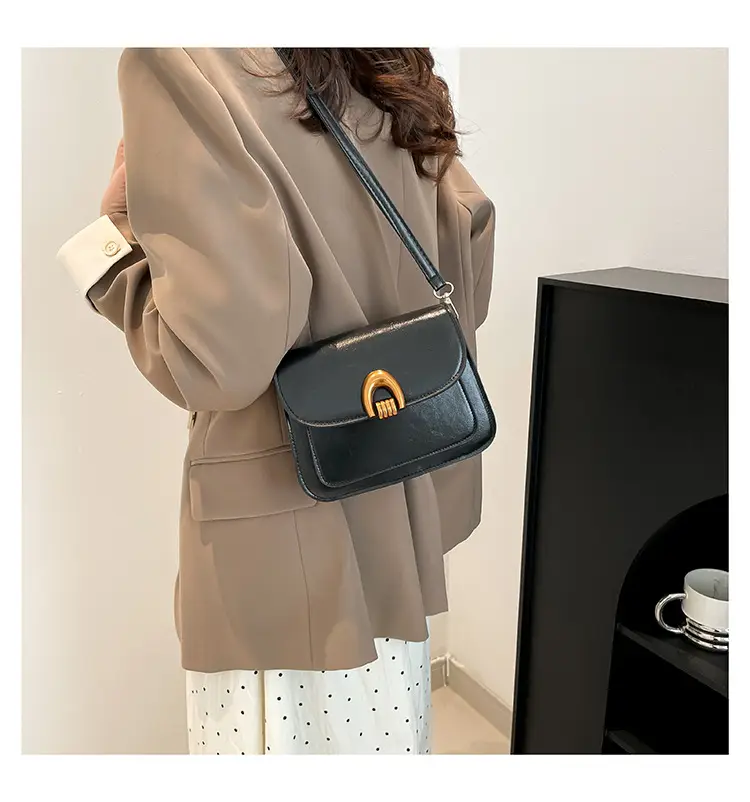 Vintage Oil Leather Saddle Bag Women's 2025 — feature 15