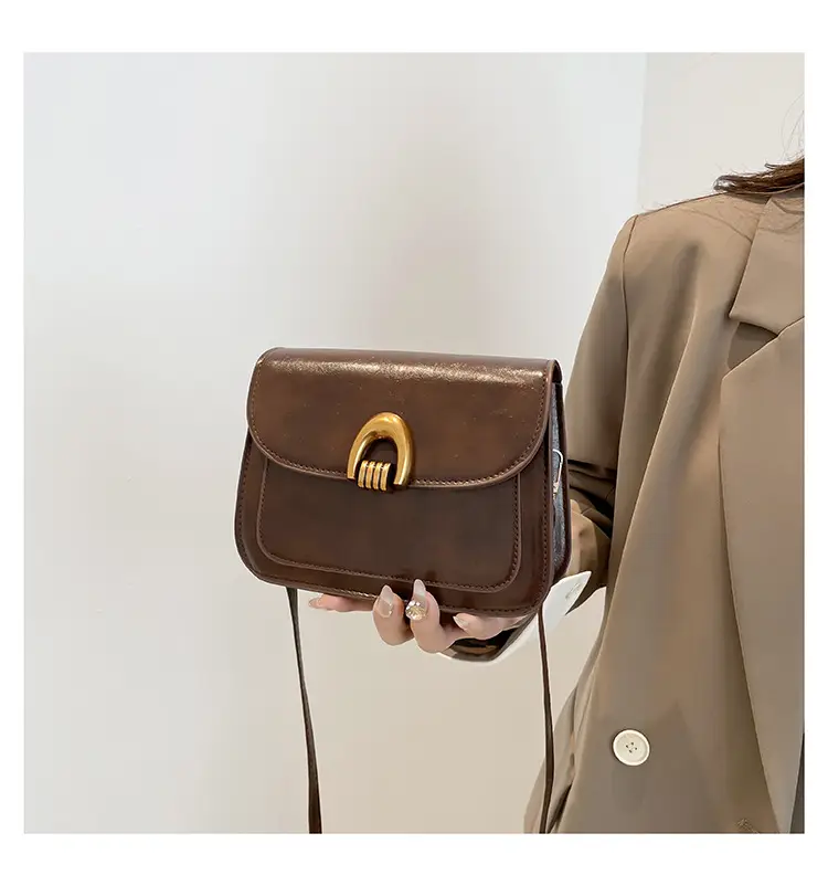 Vintage Oil Leather Saddle Bag Women's 2025 — feature 18