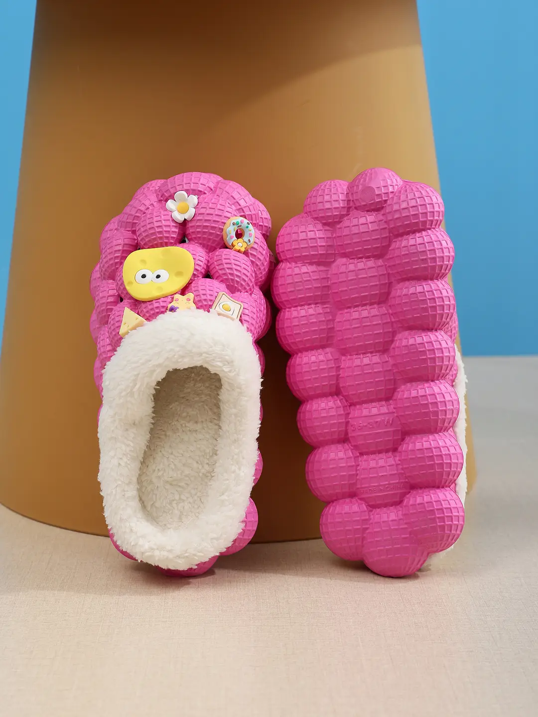 2026 Wholesale Cotton Slippers for Home and Outdoor Use, Lychee Pattern Bathroom Slippers for Couples, Non-Slip Eva Cartoon Fashion Winter Cotton Slippers Trendy — feature 14